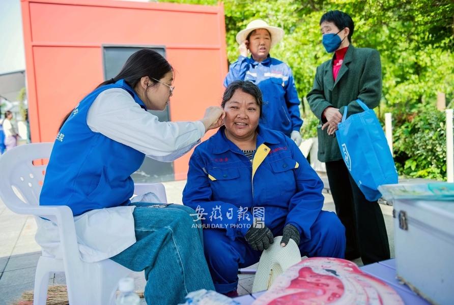 三下乡送健康暖民心