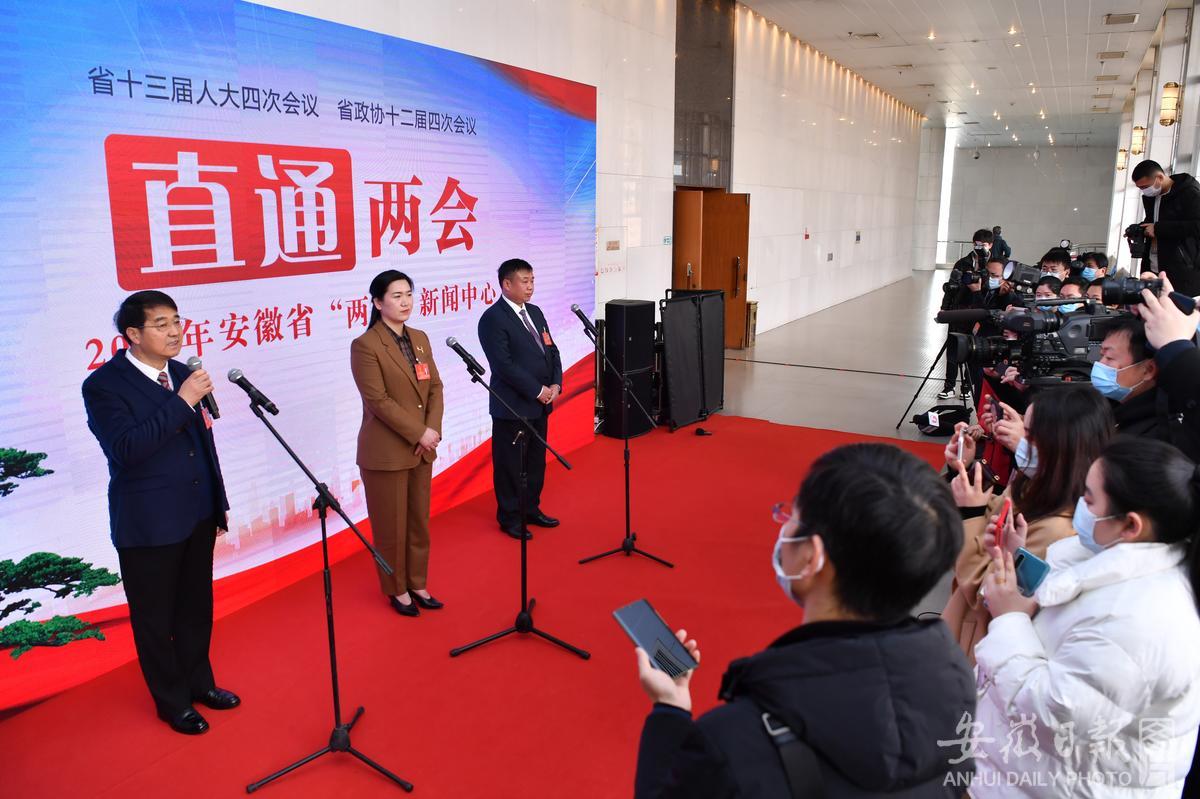 【2021人大】“直通两会”人大代表接受媒体采访