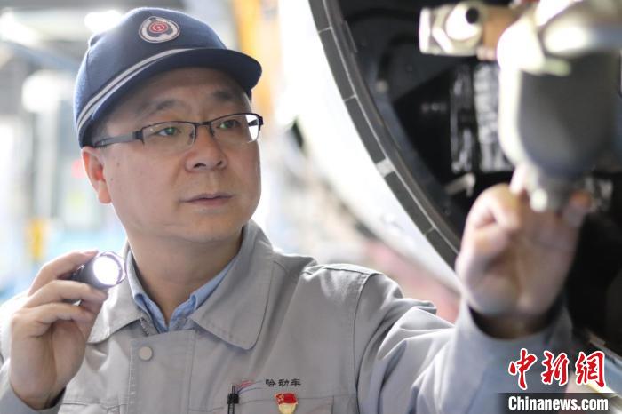 备战牡佳高铁哈铁人坚守在“动车之家”