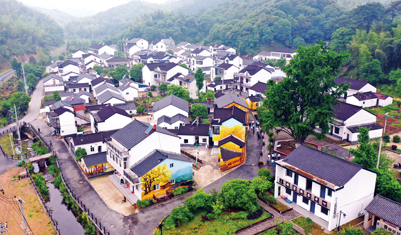 郎溪县妙泉村戴 巍 摄.jpg