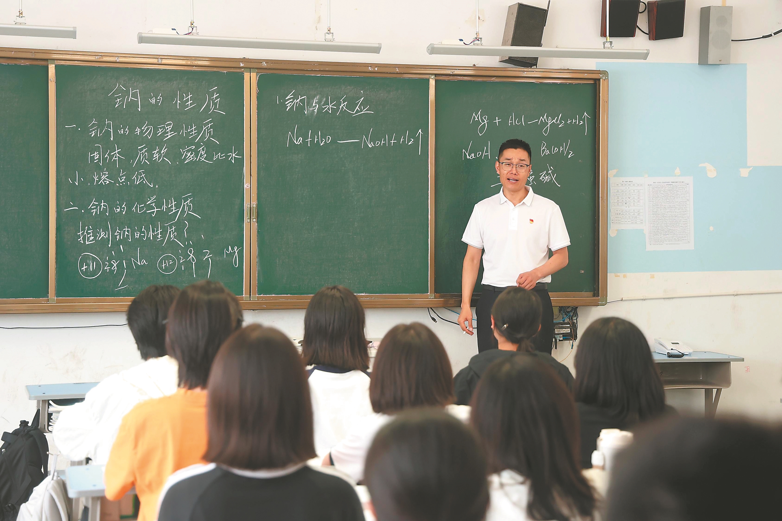 2025年最美教师侯纯广来自安徽亳州利辛县第一中学教师 图1