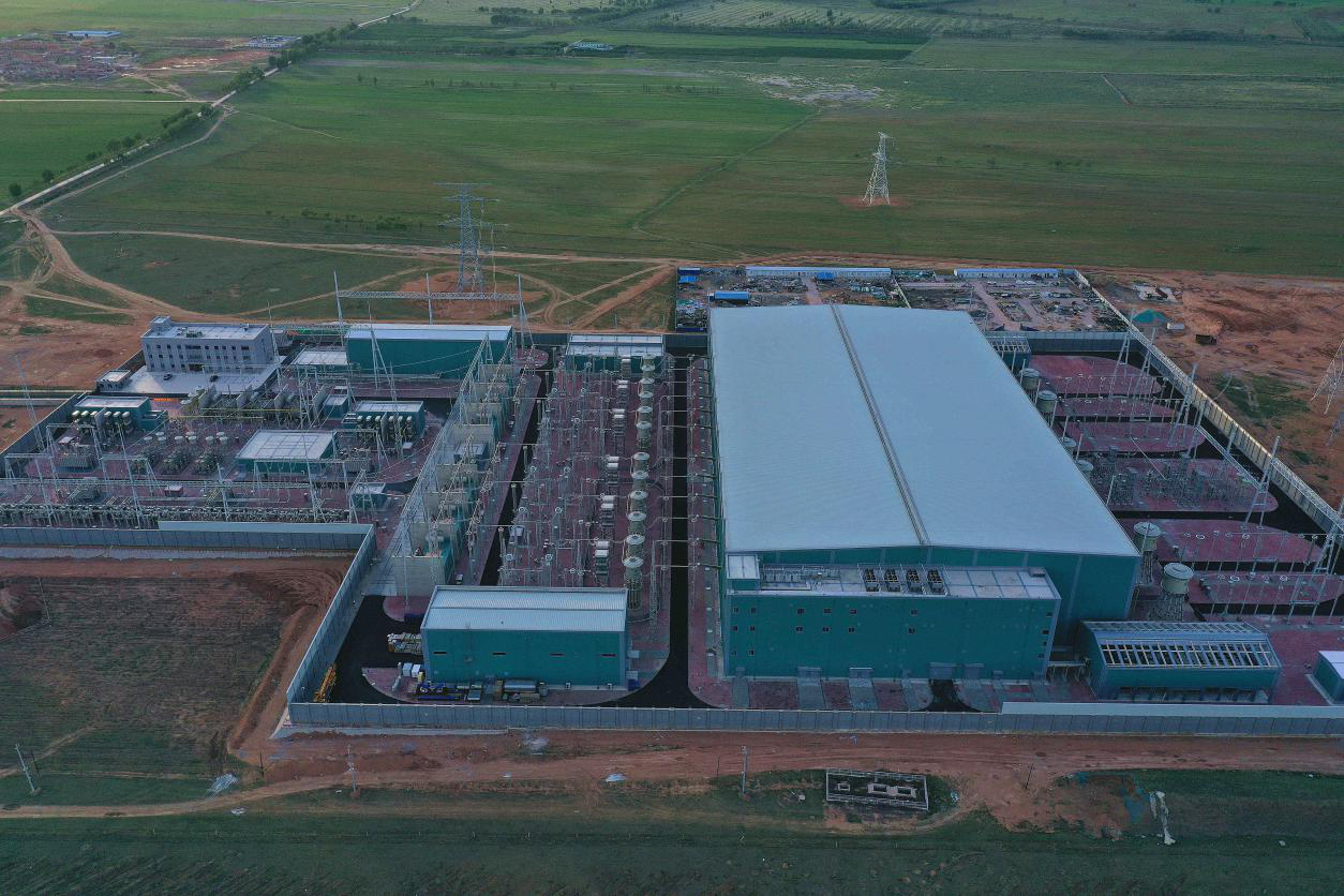 500千伏康保换流站全景.吴敏/摄