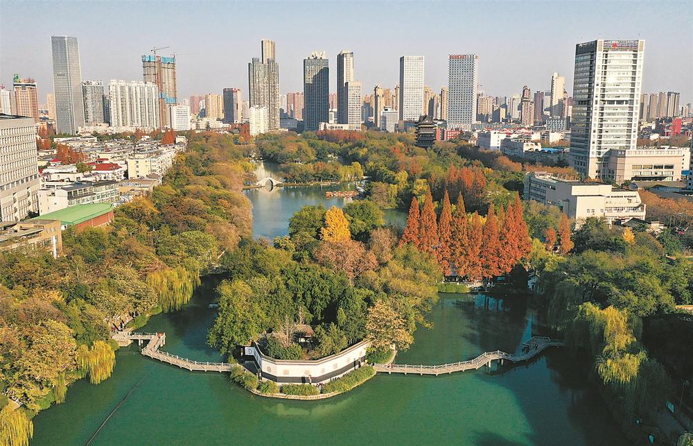 "翡翠项链" 变"五彩围巾"